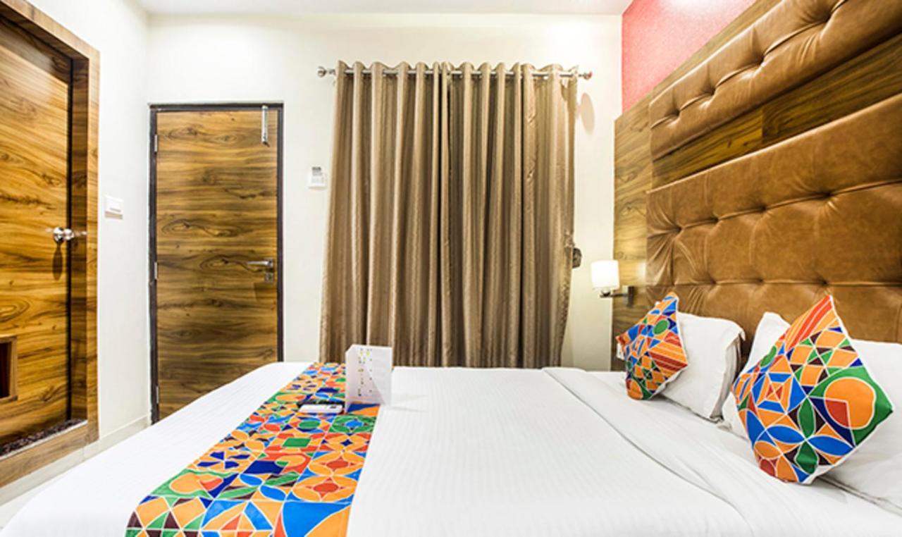 FabHotel Amour Andheri East Mumbai Exterior foto