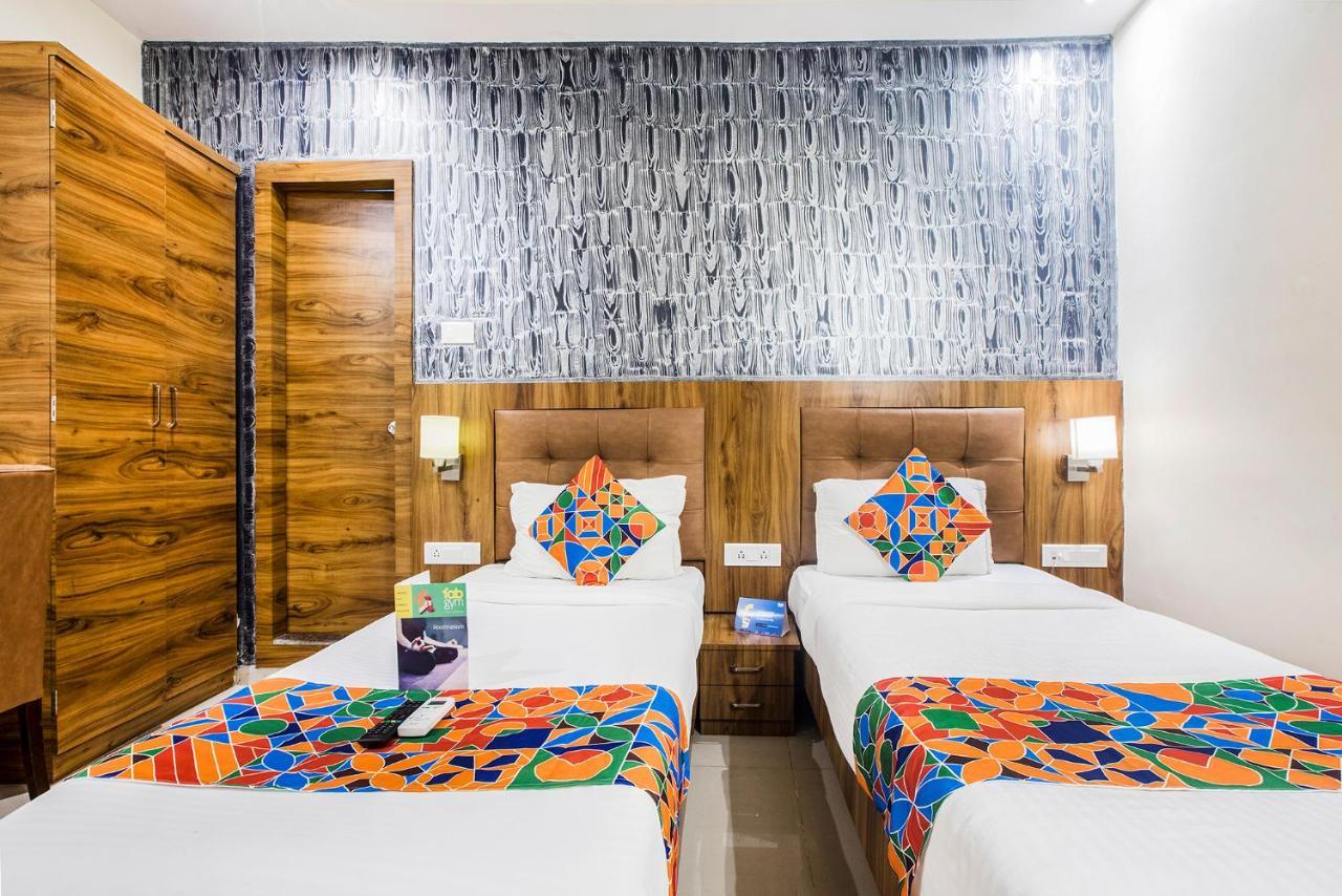 FabHotel Amour Andheri East Mumbai Exterior foto