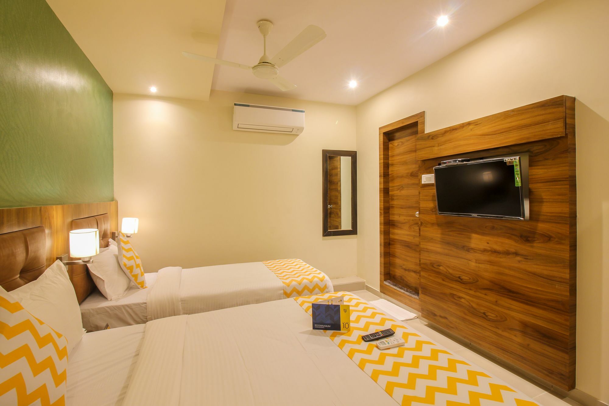 FabHotel Amour Andheri East Mumbai Exterior foto