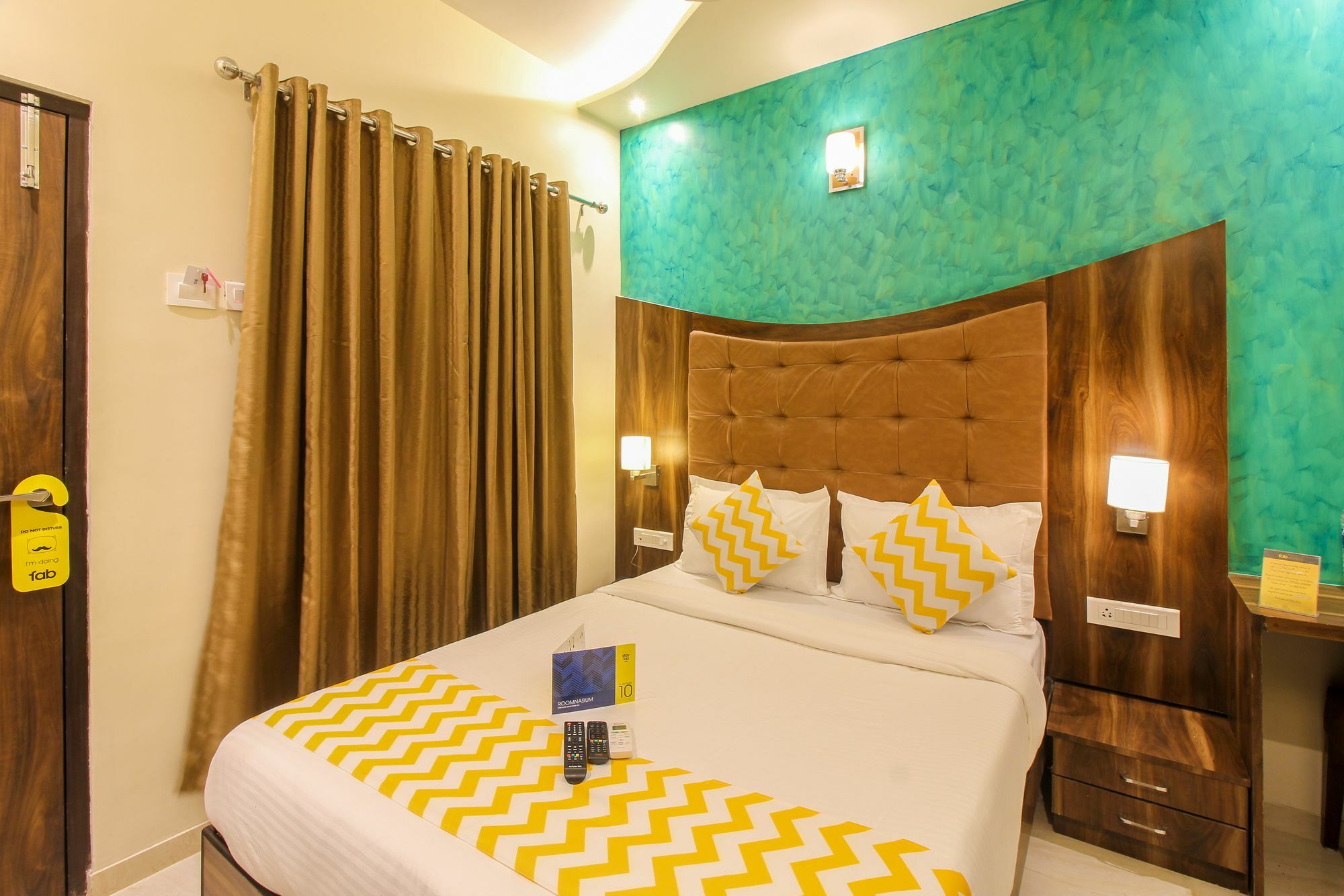 FabHotel Amour Andheri East Mumbai Exterior foto