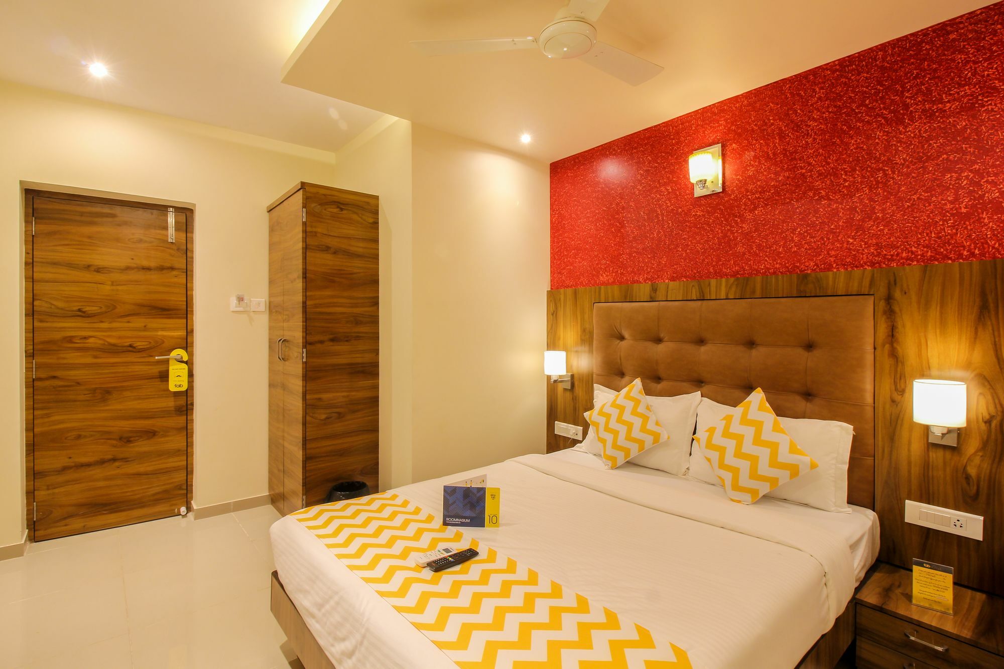 FabHotel Amour Andheri East Mumbai Exterior foto
