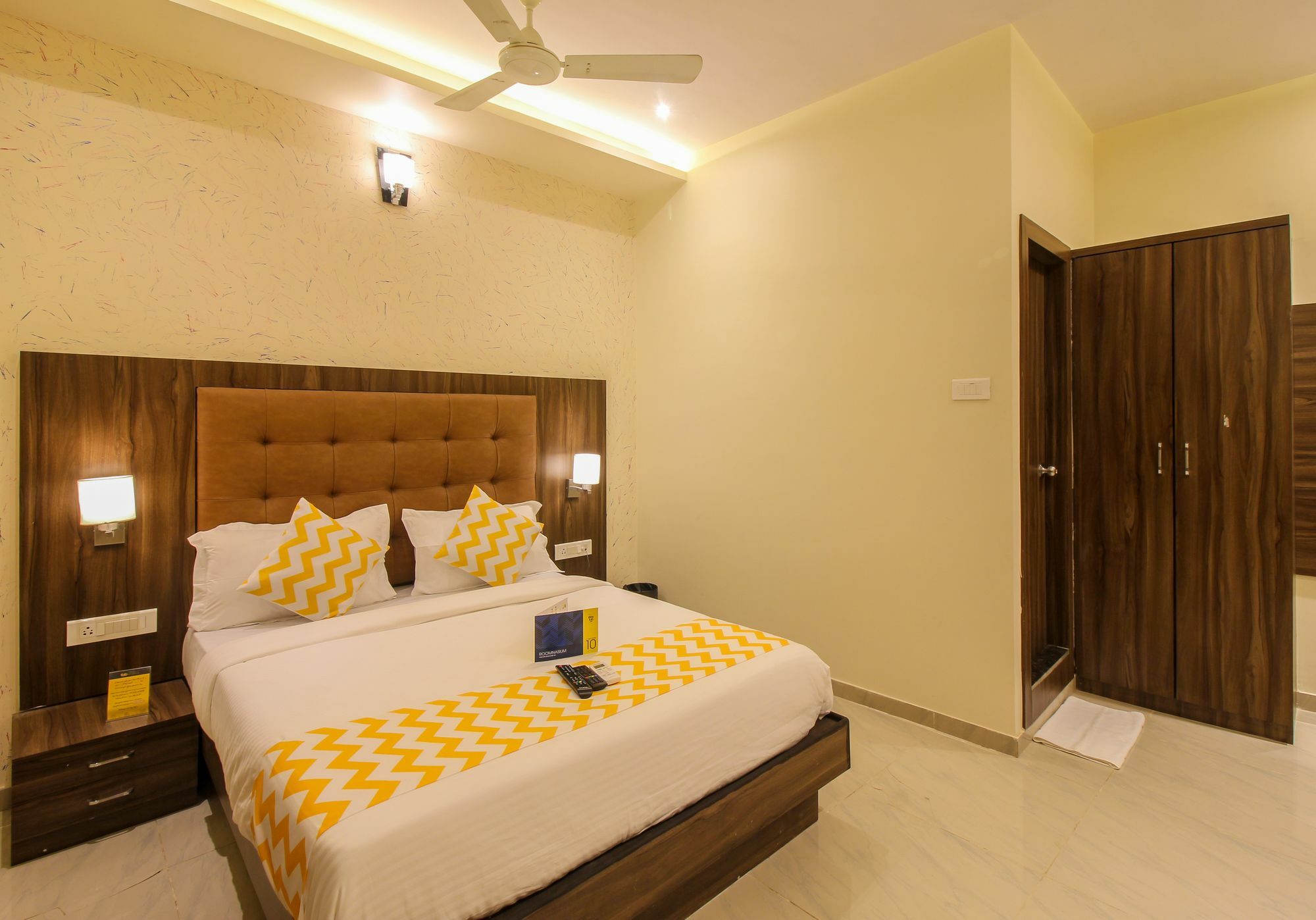 FabHotel Amour Andheri East Mumbai Exterior foto