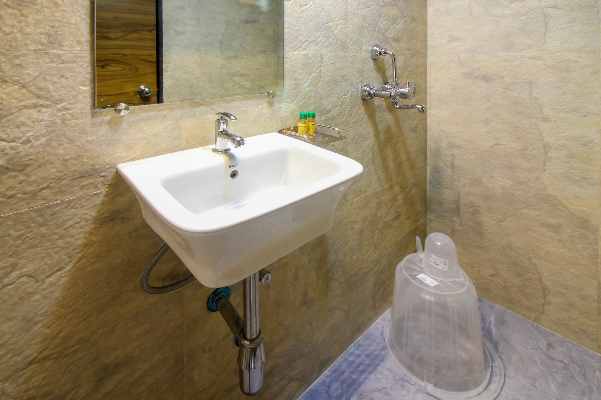 FabHotel Amour Andheri East Mumbai Exterior foto